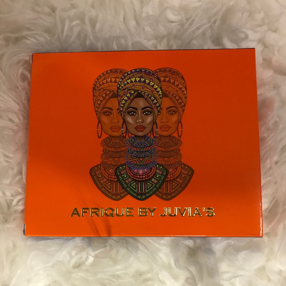 Juvias eyeshadow palette